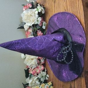Witch's purple hat